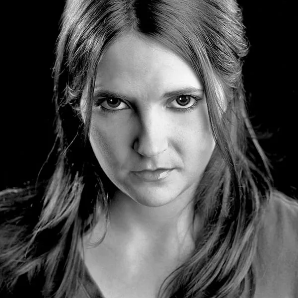 Portrait_25_16_6x6.jpg
