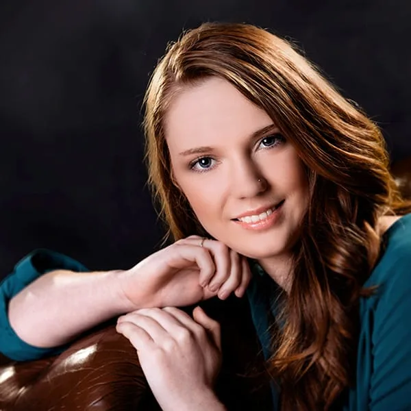 Portrait_26_16_6x6.jpg