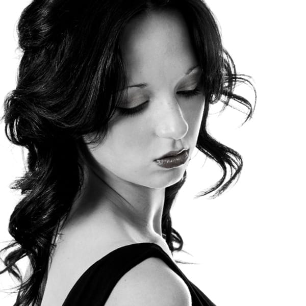 Portrait_27_23_6x6.jpg