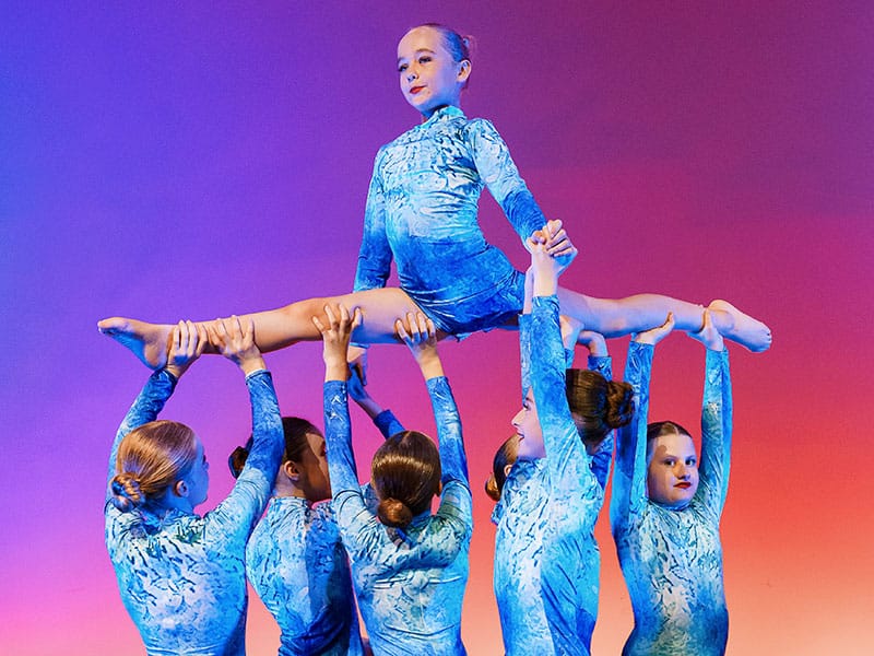 acro-dance-show-photography