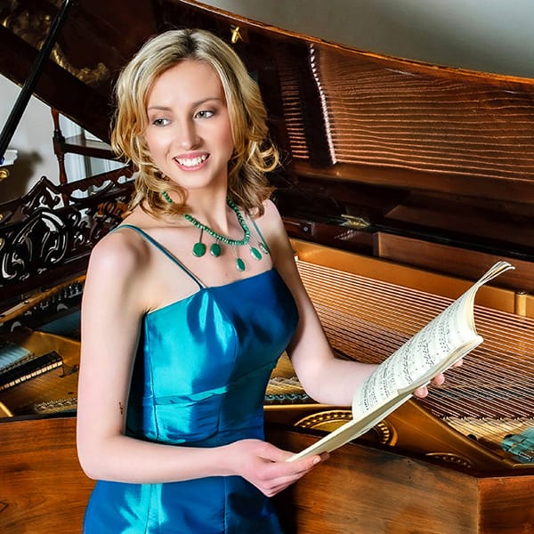 female-classical-musician-portrait