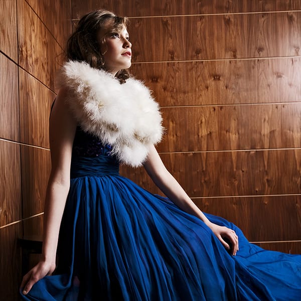 02_musician-female-blue-dress