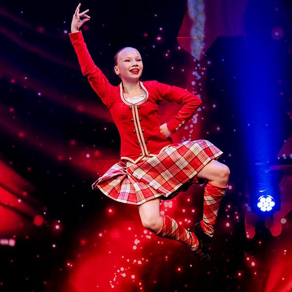 highland_dancer_leaping_red