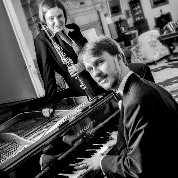 musician-duo-portrait-bw